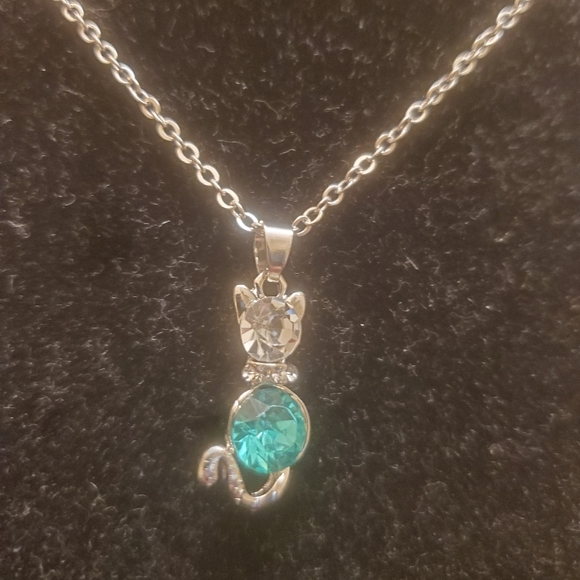 New Kitty Cat Charm Blue Crystal Silver Necklace. - Picture 8 of 14